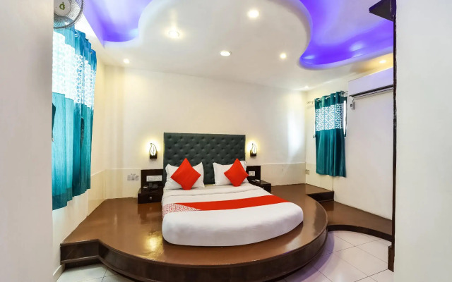 Collection O 11650 HOTEL GRAND APPLE