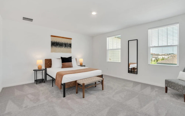 Upstay - Spacious Lakefront Home Near Disney