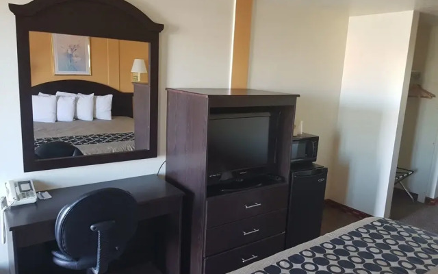 Split Mountain Motel