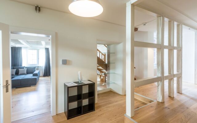 AIRSTAY Luxury Villa