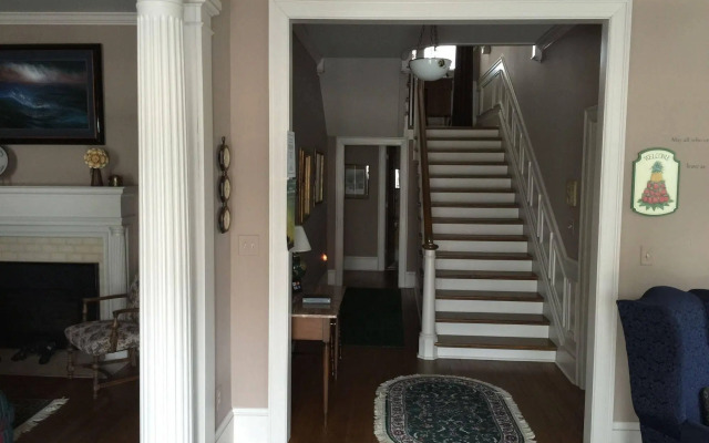 The Collins House Inn