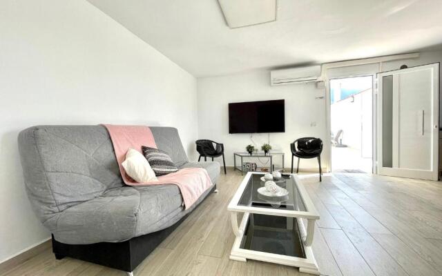 Two-Bedroom House 5, FreeWifi, AC, BBQ, Mountain View