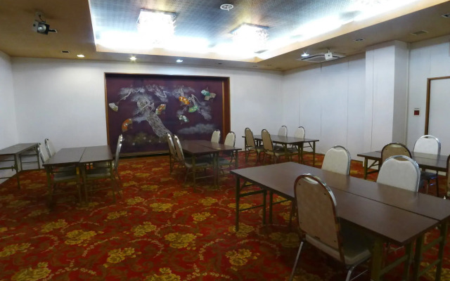 New Makomo Hotel