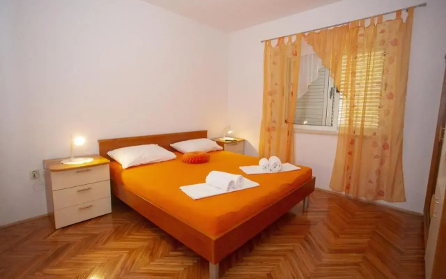 Apartments with a parking space Podgora, Makarska - 12816