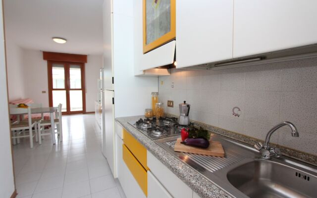 Delightful Seaside Flat With ac - Beahost