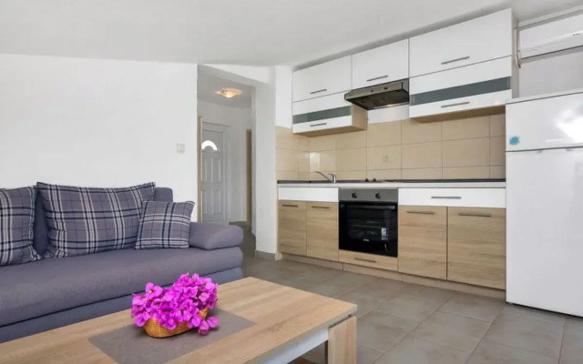 Apartment Cico Hvar/Pokrivenik 25302