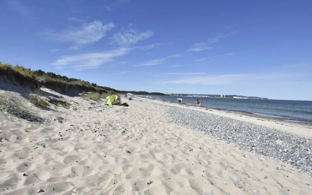 Cosy Bungalow in Middelhagen by the Sea