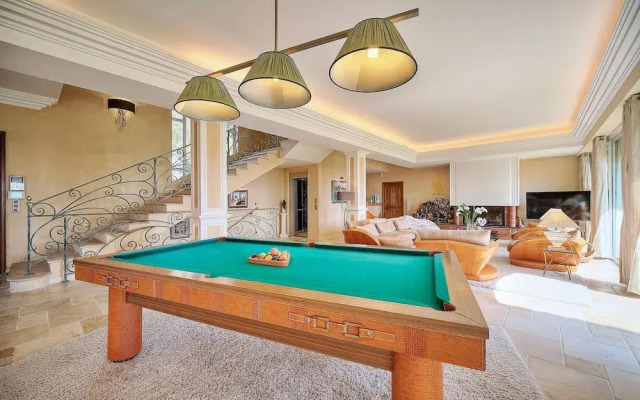 HAVRE DE PAIX" 5 étoiles Prestige jacuzzi, hammam, sauna, PISCINE chauffée Mougins Cannes Grasse