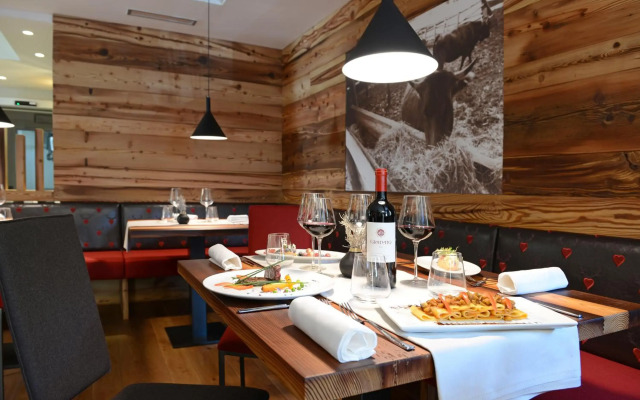 Dolomeet Boutique Hotel
