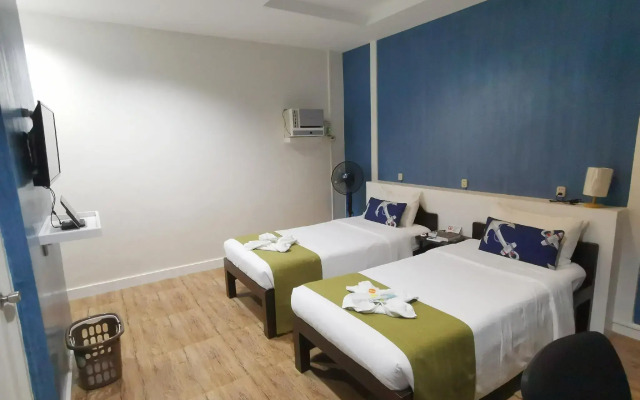 Pescadores Seaview Suites Moalboal