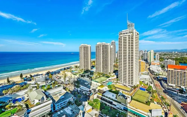 Luxurious Apartment, Heart of Surfers