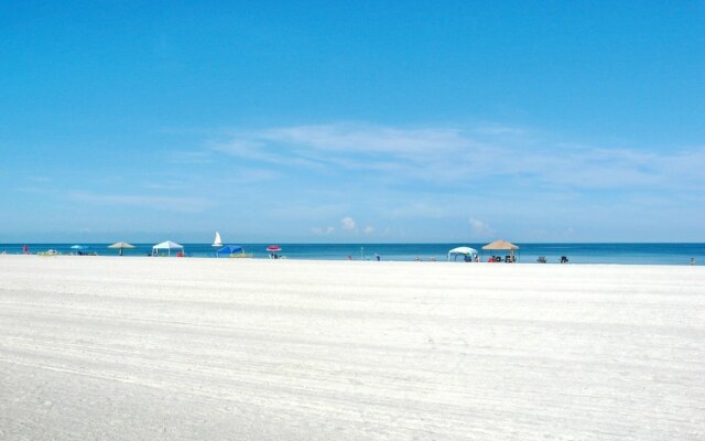 Relaxing Inland Condo With Pool and Steps to Beach