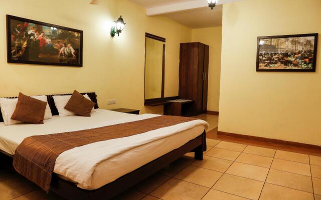 The Colonial Manek Manor
