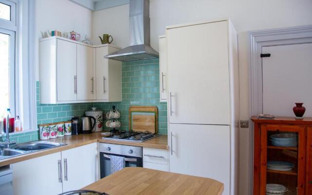 Seagulls Nest Beachfront Apartment With 3 Bedrooms