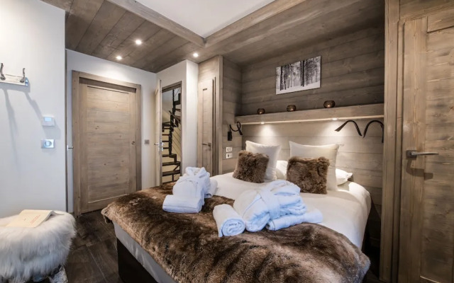 Yellowstone Lodge Chalet 3