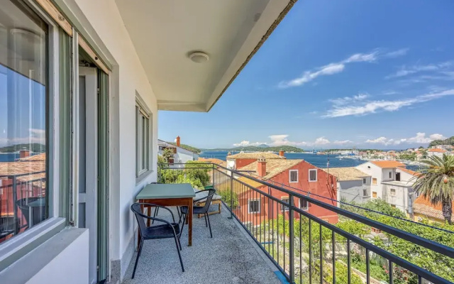 Enolabee Harbour View Apartment