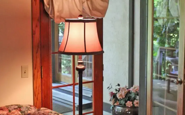 Zinfandel Inn