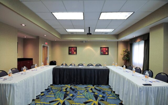 Holiday Inn Express Hotel & Suites Toluca Zona Aeropuerto by IHG