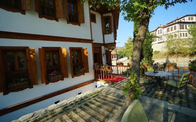 Yeni Konak Hotel