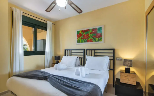 Cozy Beach Apartment for 5