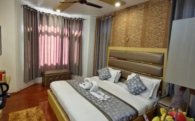 Seven Hills Hotel Srinagar