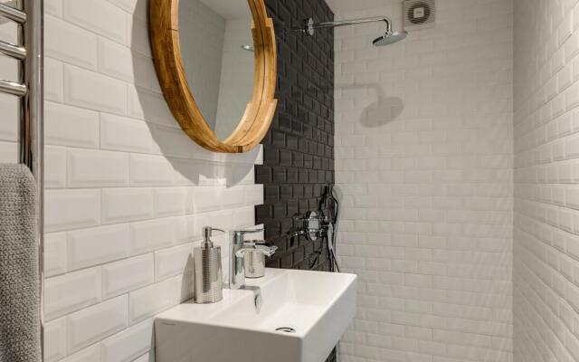 Element House - Contemporary and Upmarket Villa
