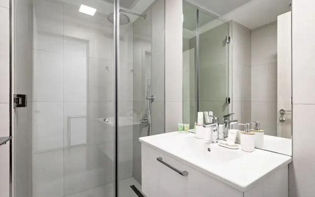 Bright 1BR with balcony in Luma 22