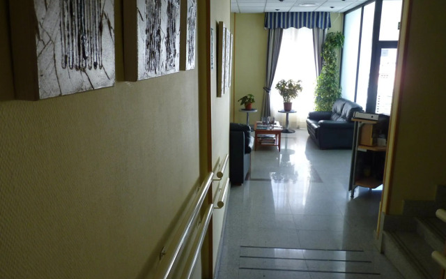 Hotel Barajas Plaza Madrid