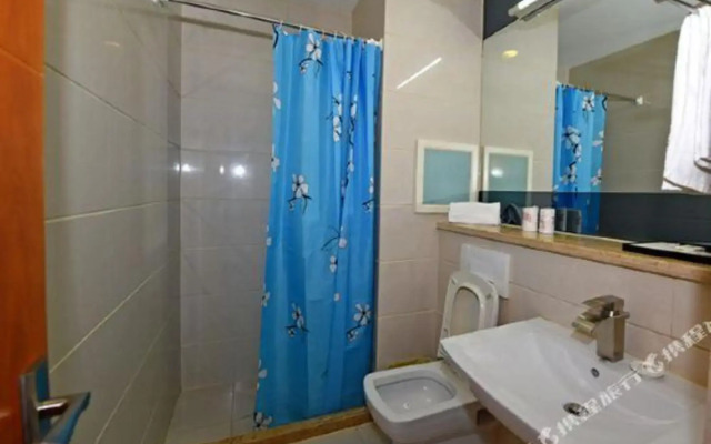 Lanwan Hotel (Karamay Xihuan Road)
