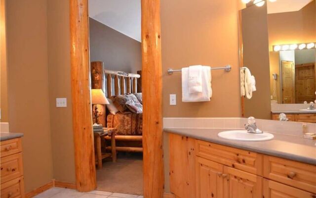 Elk Ridge Townhomes Unit 422 by RedAwning