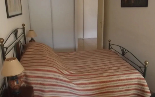 Appartement 4 personnes avec terrasse et parking quartier du Port de Nice