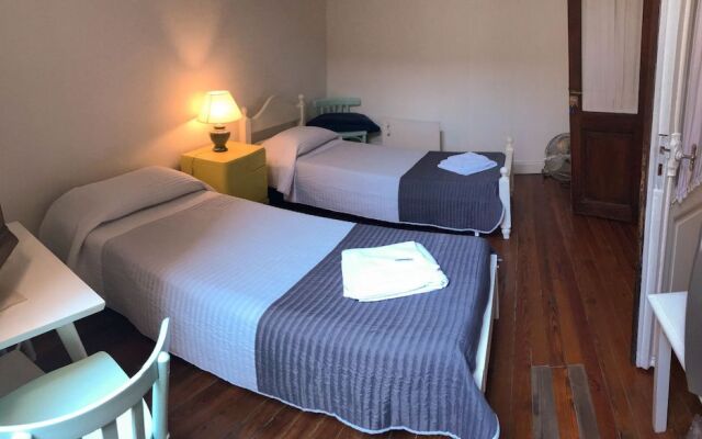 LOPEZ Hostel & Suites