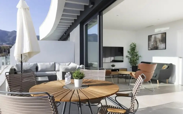 Sunset Top Floor Apartment Higueron