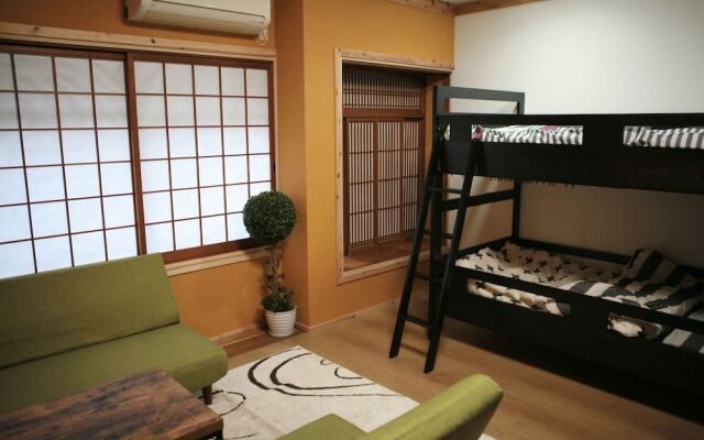 Maru House - Hostel