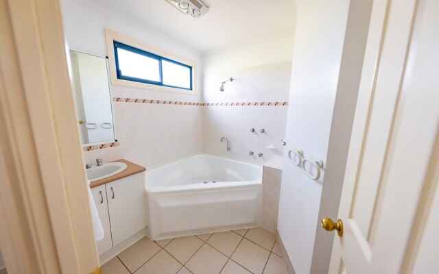 Eildon Riverside Holiday Park