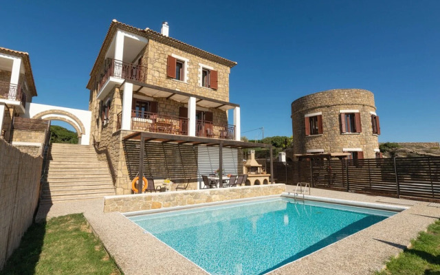 Armonia Seaside Villas