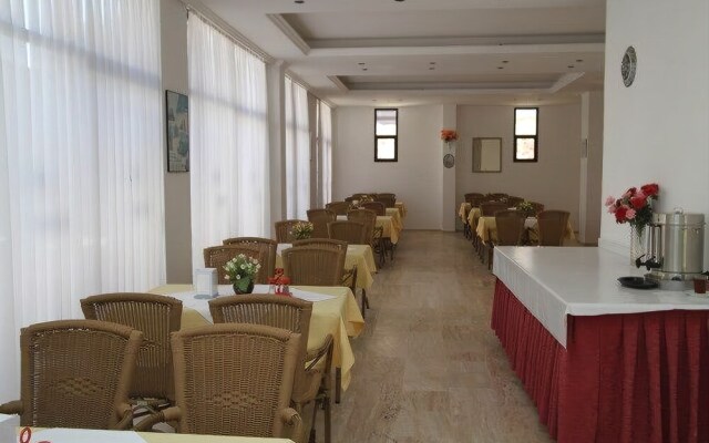 Kanarya Hotel