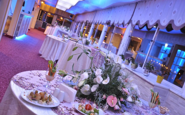 Grand Atakum Hotel