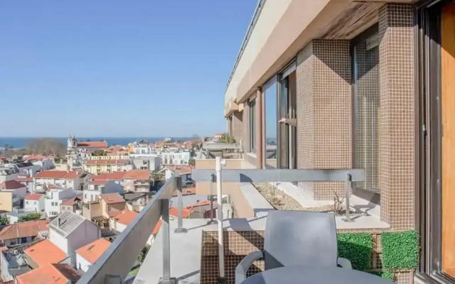 Liiiving in Porto Sea River View Apartment