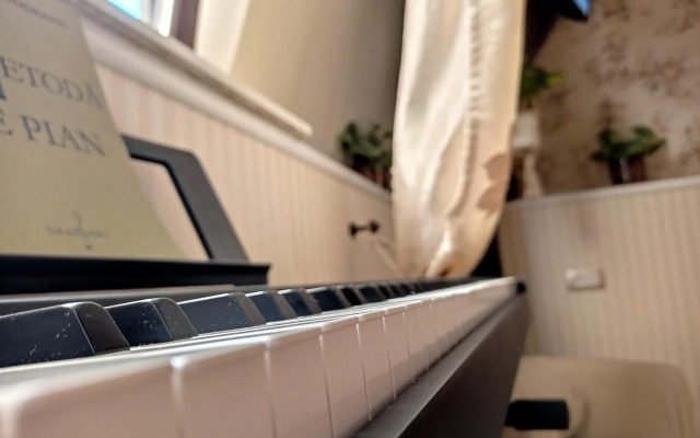 Urban Zen Den 2 Room Condo