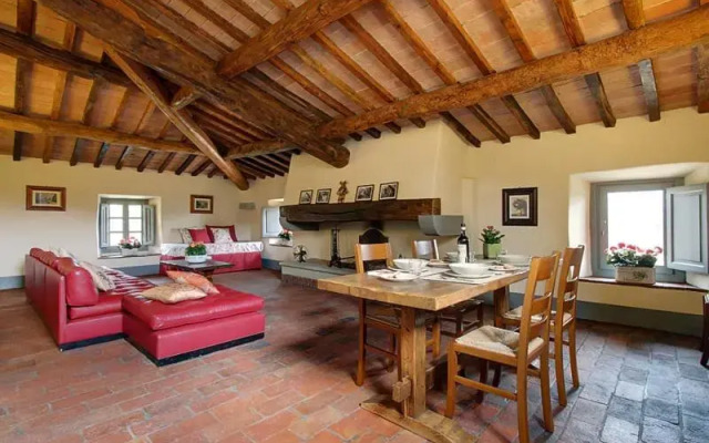 Casaglia 2 · Apartment With Shared Pool