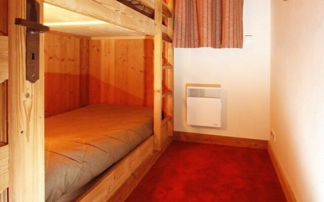 Plush Apartment in Les Deux-alpes With Balcony
