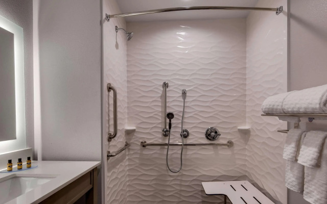 Best Western Plus Mid County