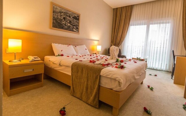 Gdz Hotels Gediz Business