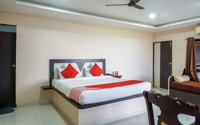 OYO 11898 Hotel Vhyomaan