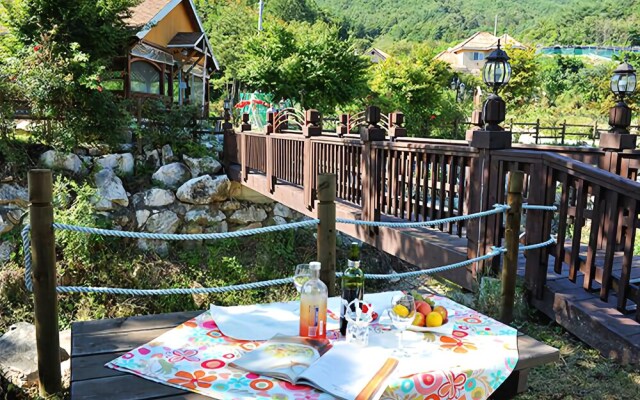 Muju Maple Vill Heu Pension