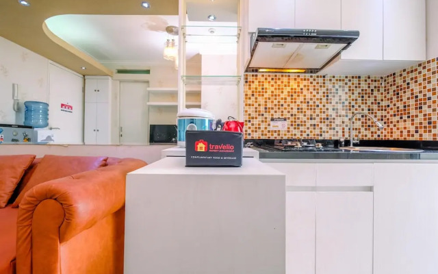 Comfort And Homey 2Br At Bassura City Apartment