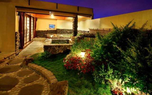 Ming Lu Holiday Hotel