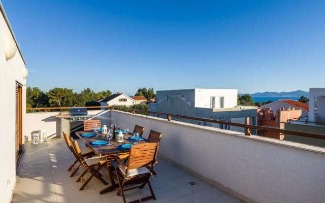 Aquamarine Deluxe Penthouse Apartment
