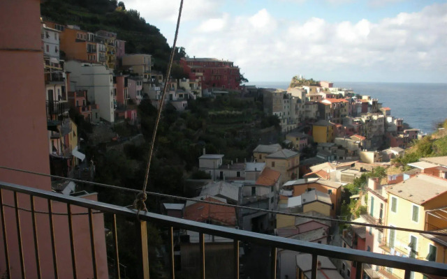 Giovanni Rooms Manarola